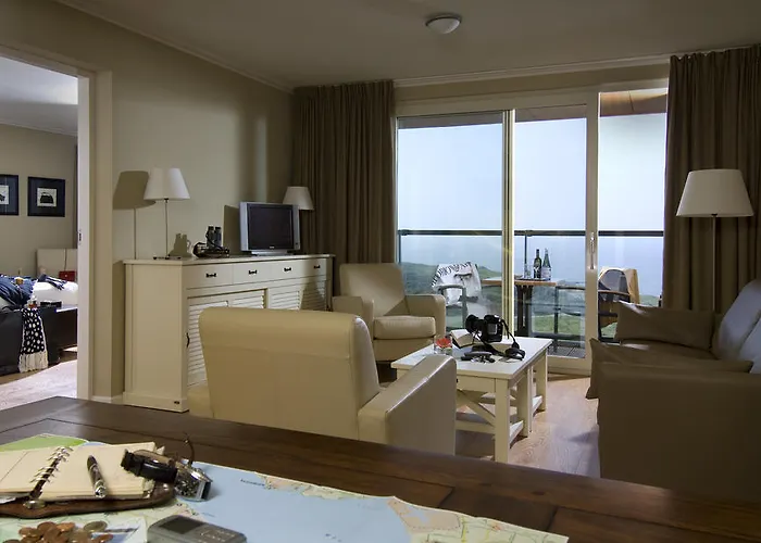 Which hotels are closest to Amsterdam Airport Schiphol? Hotel 4*