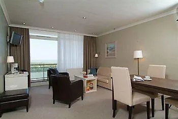 Which hotels are closest to Amsterdam Airport Schiphol? Hotel Zeeland