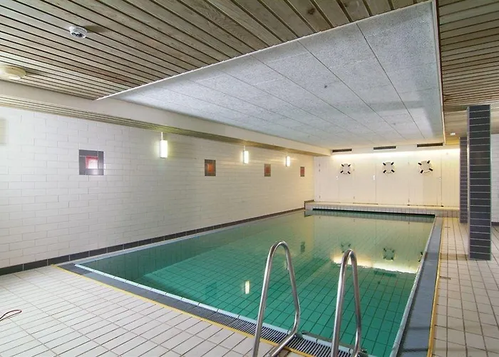 Hotel Which hotels are closest to Amsterdam Airport Schiphol? 4*