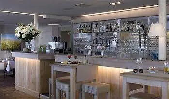 Which hotels are closest to Amsterdam Airport Schiphol? Hotel 4*