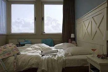 Which hotels are closest to Amsterdam Airport Schiphol? Hotel Zeeland