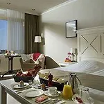 Отель Badhotel De Wielingen 4*