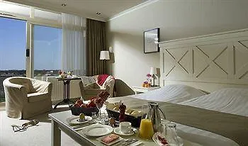 Hotel Hvilke hoteller er tættest på Amsterdam-Schiphol Lufthavn? 4*